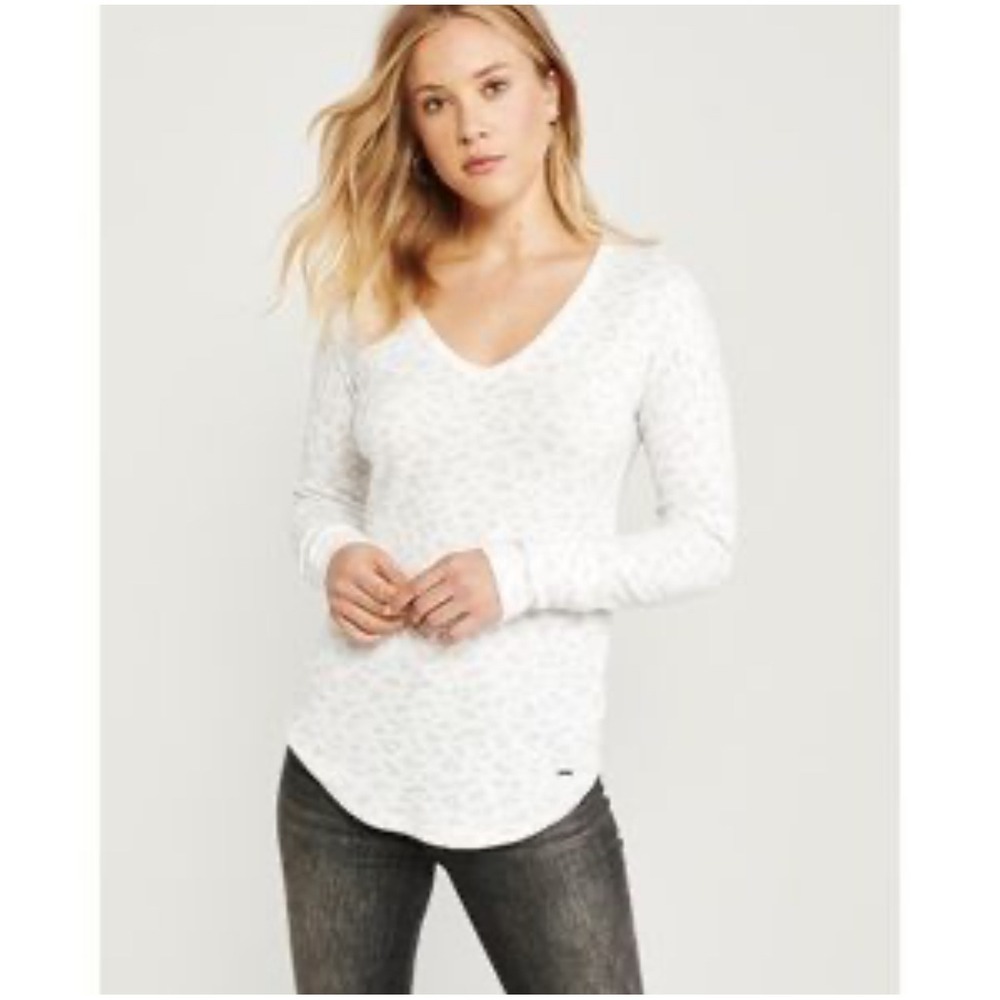Abercrombie & Fitch Soft A&F Cozy Leopard Print V Neck Long Sleeve Top Size XS